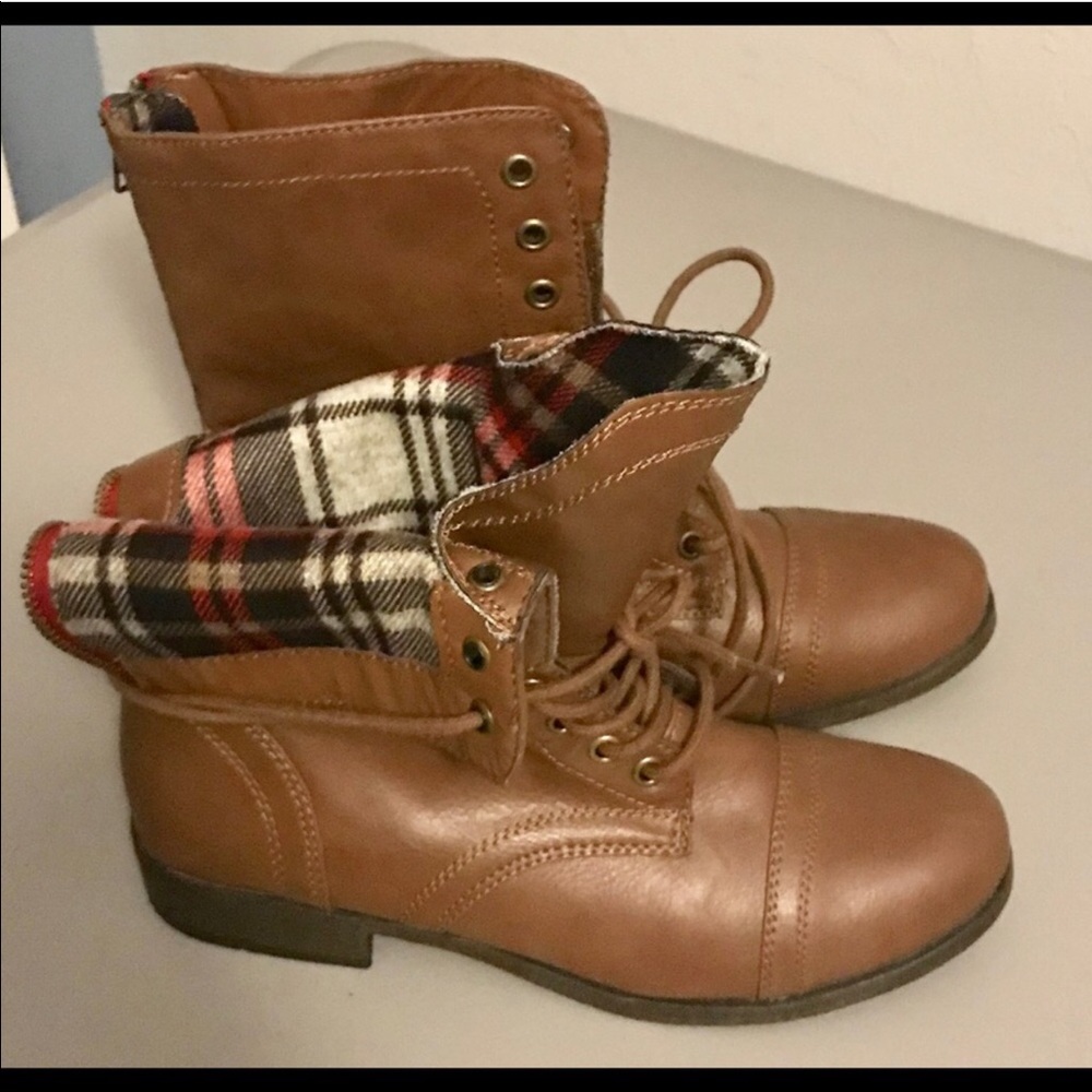 Lace up boots